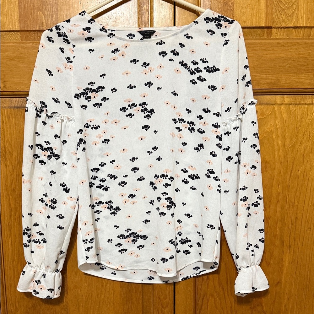 Ann Taylor White and Black Floral Blouse